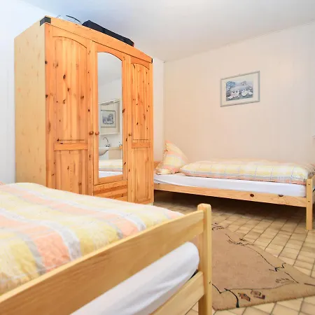 Charming Family Friendly With Backyard Pool Neukirchen (Schwalm-Eder)